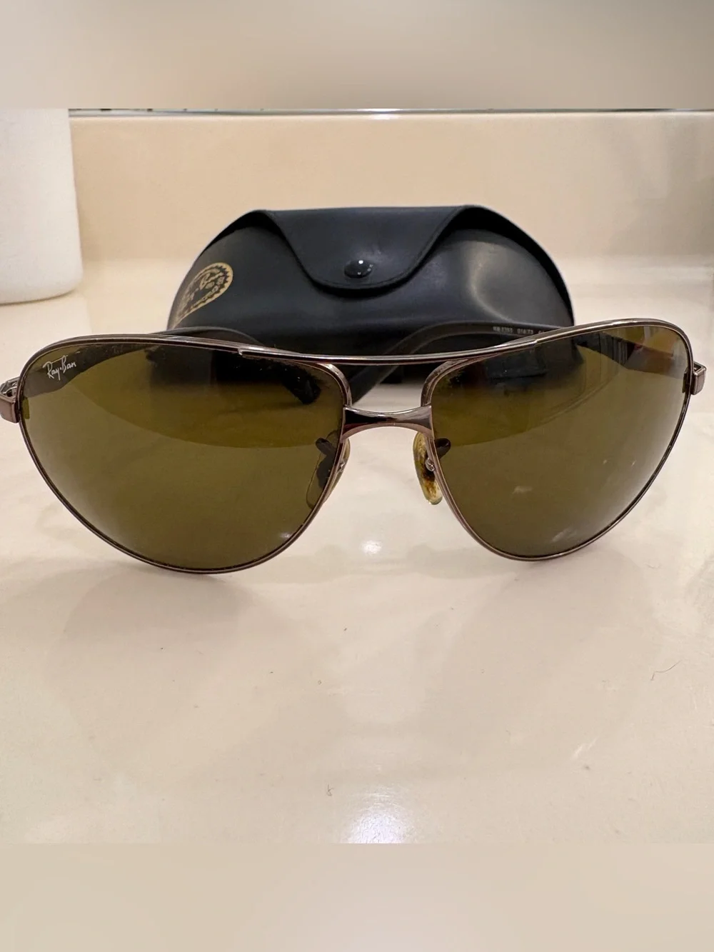 Ray-Ban Aviator Sunglasses with Black Case